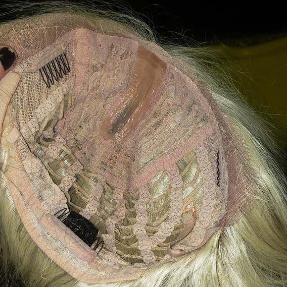 Lace wig - Picture 5 of 5